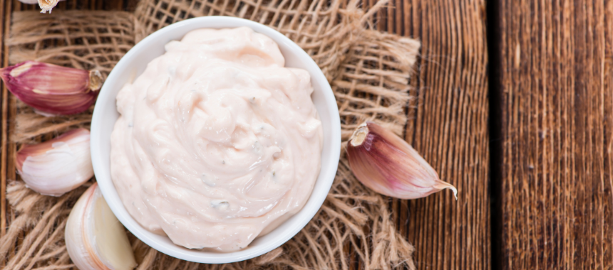 Aprenda a fazer um delicioso tempero caseiro de alho e cebola